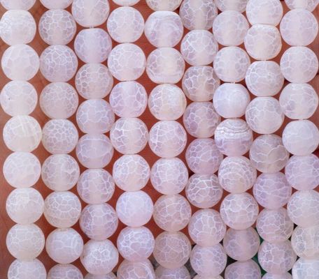 أجنة بيضاء متأثرة بالطقس خيوط حبات فضفاضة حجر نصف كريم متطاطي متجمدة متشققة للجواهر DIY